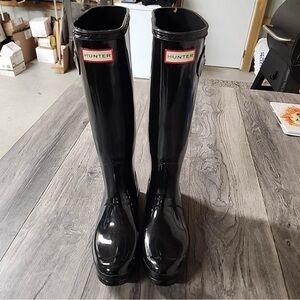 Black women’s hunter boots